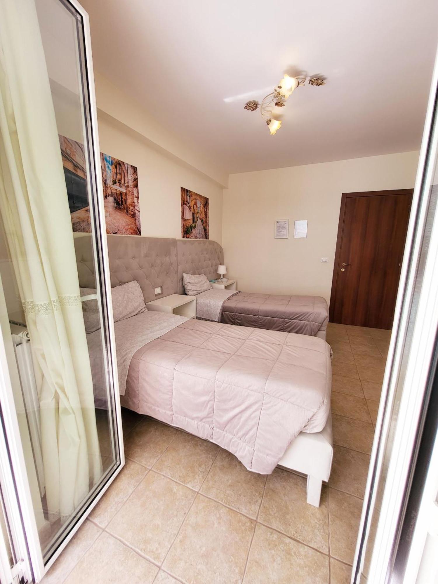 B&B Waltanna Airport Бари Экстерьер фото